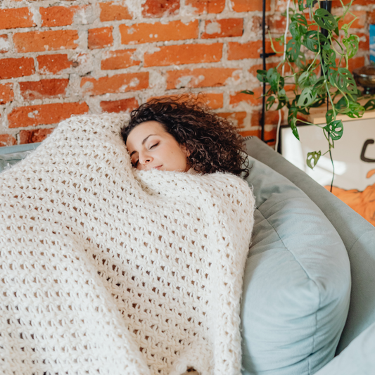 How Sleep Affects Your Weight Loss, Mental Health, and Cravings